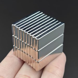 N35钕铁硼矩形磁铁,30x10x1/2/3毫米