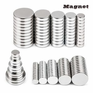 Silver neodymium disc magnets displayed in different diameters and thicknesses